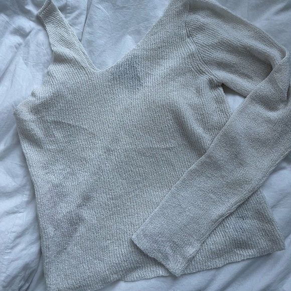NWOT Asymmetrical White Top - Picture 3 of 4